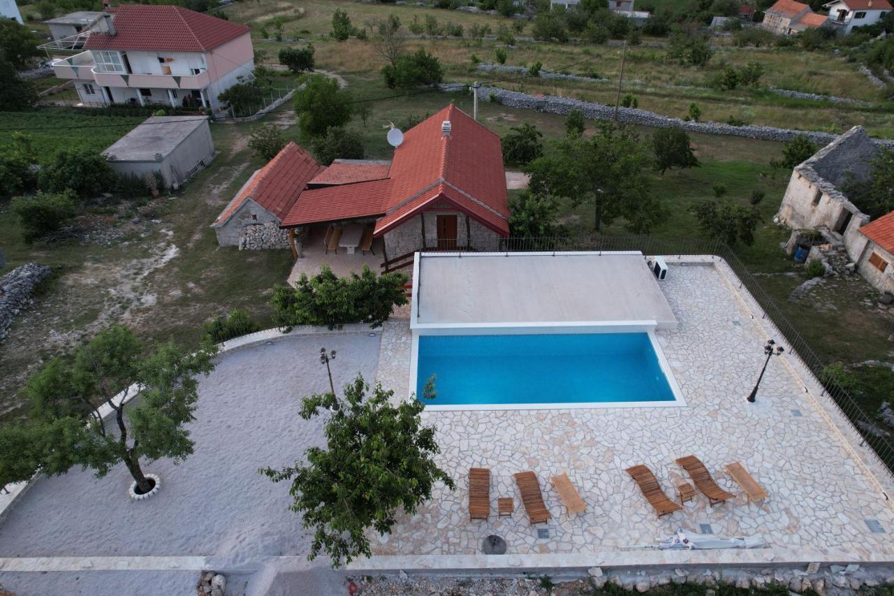 Patakun Holiday Home For 5, With Heated Pool Lecevica Exterior foto